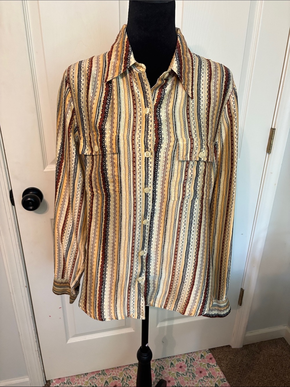 The Limited 100% Silk Button-Down Shirt in Cream, Tan & Brown Large